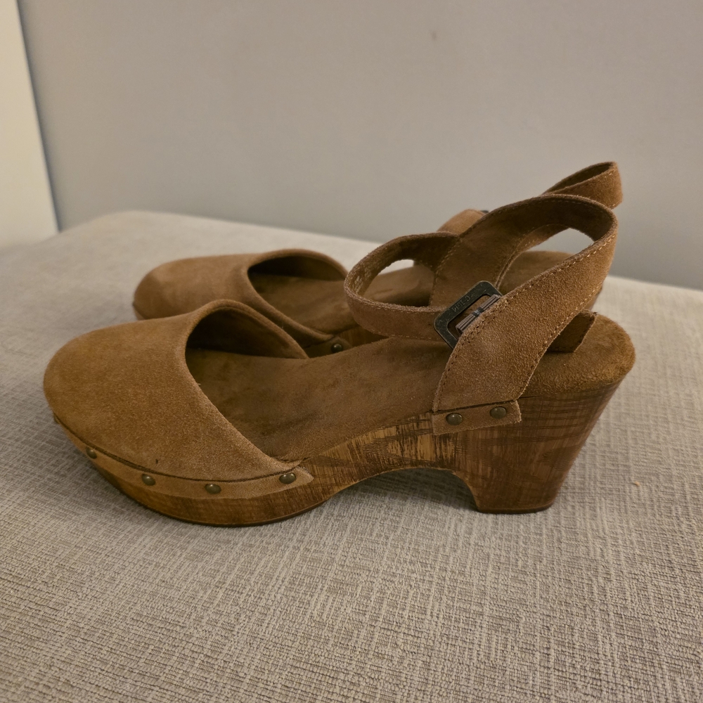 Boho Suede Platform Shoes- House of Harlow 1960 - Size 8 - Chestnut Brown